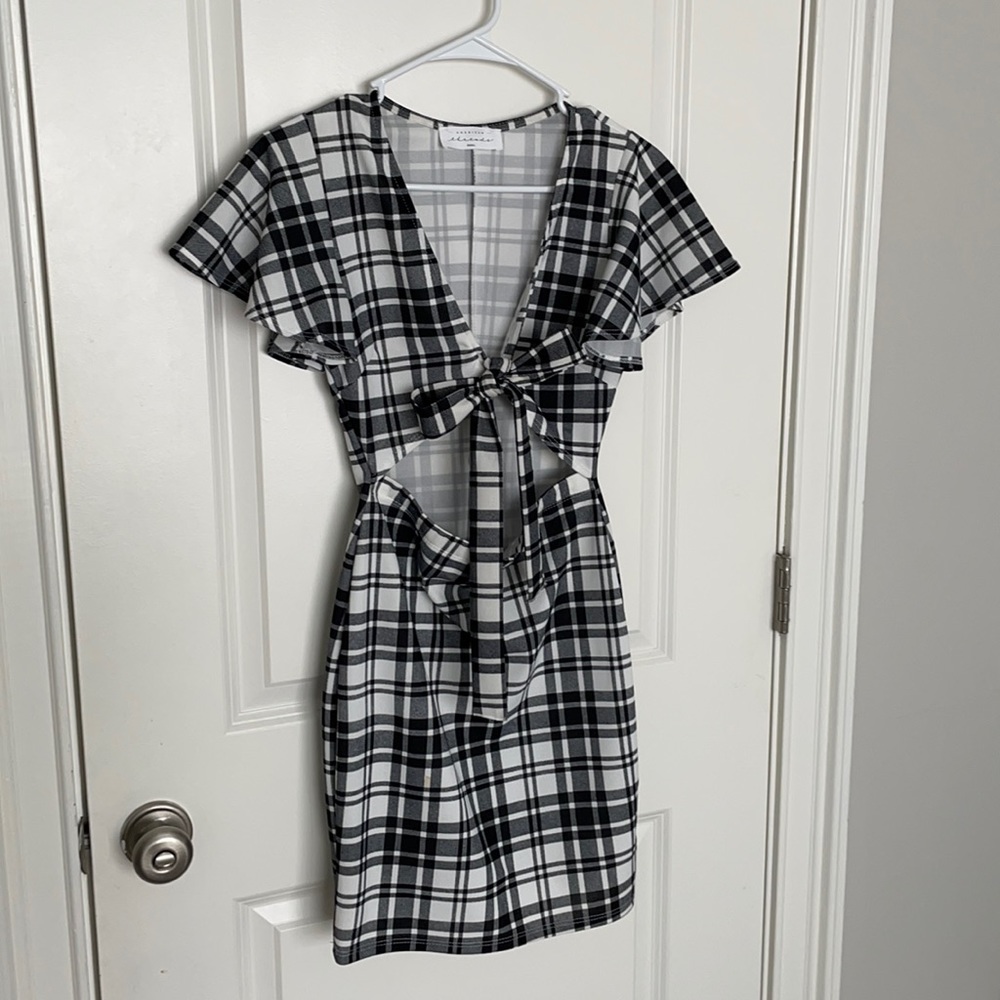 Black and White Tie Front, short sleeve Mini Dress